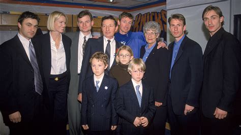 wayne gretzky siblings.